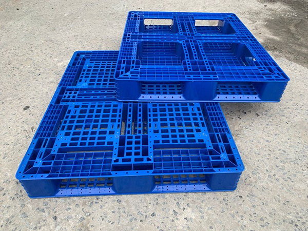 Pallet nhựa